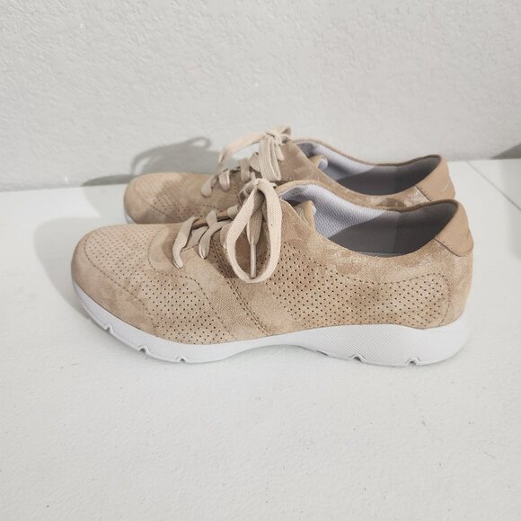 Dansko Comfortable Beige Leather Sneakers With Perforated Design & Lace-Up EU 39 - Picture 4 of 14